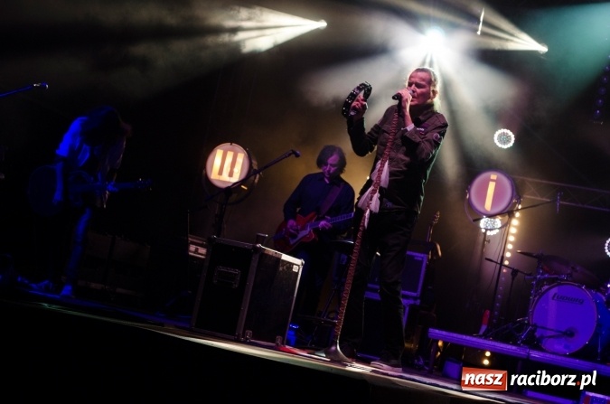 Zdjęcie w galerii na portalu naszraciborz.pl: Papier, kamień, nożyce - zmagania przy stoliku na scenie Memoriału oraz Baw się z nami strażakami i zakładem Ernestyn Janeta wiadomości z regionu