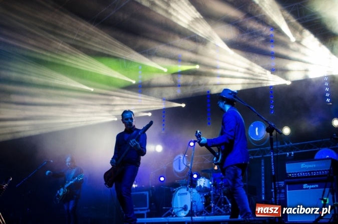 Zdjęcie w galerii na portalu naszraciborz.pl: Papier, kamień, nożyce - zmagania przy stoliku na scenie Memoriału oraz Baw się z nami strażakami i zakładem Ernestyn Janeta wiadomości z regionu