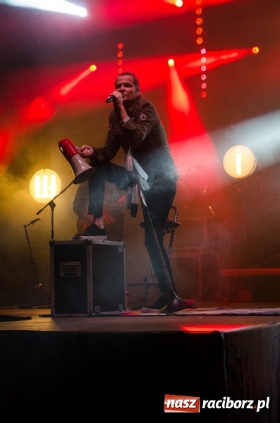 Zdjęcie w galerii na portalu naszraciborz.pl: Papier, kamień, nożyce - zmagania przy stoliku na scenie Memoriału oraz Baw się z nami strażakami i zakładem Ernestyn Janeta wiadomości z regionu