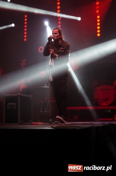 Zdjęcie w galerii na portalu naszraciborz.pl: Papier, kamień, nożyce - zmagania przy stoliku na scenie Memoriału oraz Baw się z nami strażakami i zakładem Ernestyn Janeta wiadomości z regionu