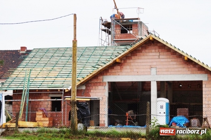 Zdjęcie w galerii na portalu naszraciborz.pl: Budynek nowej remizy w G&oacute;rkach Śl. już stoi wiadomości z regionu