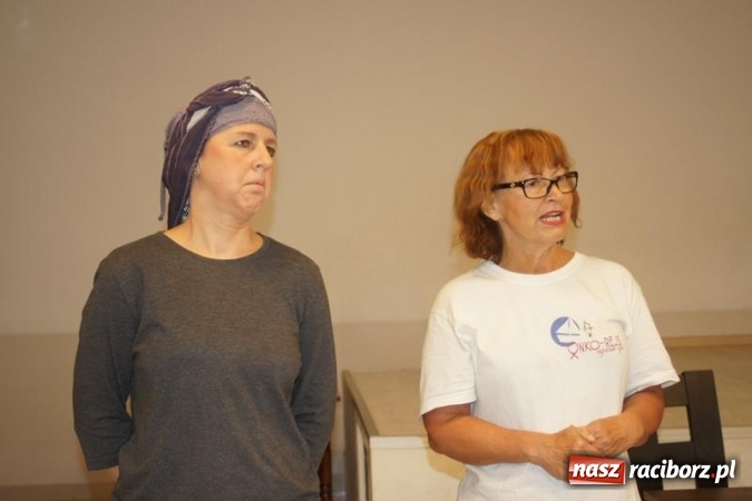 Zdjęcie w galerii na portalu naszraciborz.pl: Uczestniczki OnkoRejsu odwiedzają nasz region. Dotarły r&oacute;wnież do Chałupek wiadomości z regionu