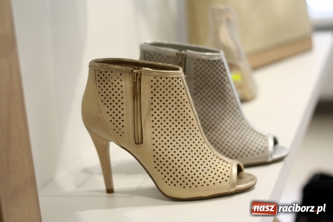 Zdjęcie w galerii na portalu naszraciborz.pl: Meca Obuwie – odnowiony salon obuwia już otwarty! wiadomości z regionu