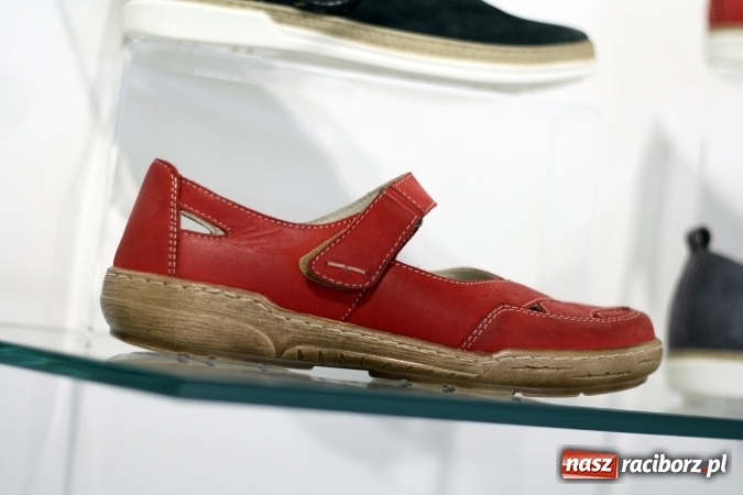 Zdjęcie w galerii na portalu naszraciborz.pl: Meca Obuwie – odnowiony salon obuwia już otwarty! wiadomości z regionu