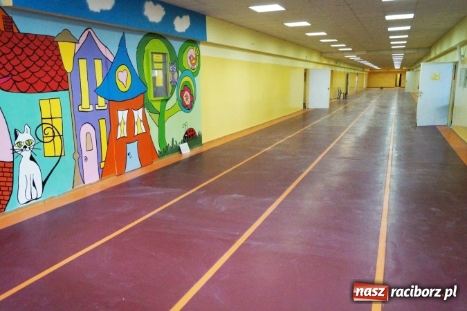 Zdjęcie w galerii na portalu naszraciborz.pl: Szkoły w Nędzy przygotowują się do rozpoczęcia nowego roku  wiadomości z regionu