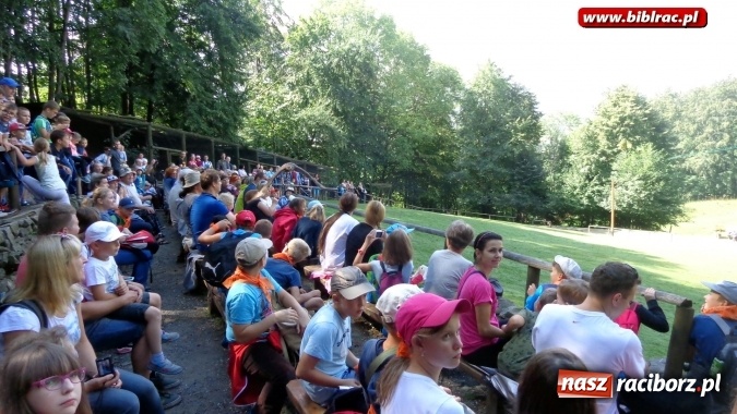 Zdjęcie w galerii na portalu naszraciborz.pl: Uczestnicy Lata z biblioteką na wycieczce w Ustroniu  wiadomości z regionu