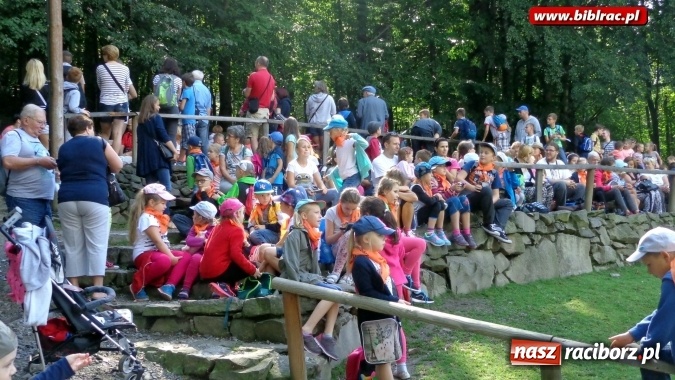 Zdjęcie w galerii na portalu naszraciborz.pl: Uczestnicy Lata z biblioteką na wycieczce w Ustroniu  wiadomości z regionu