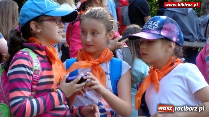 Zdjęcie w galerii na portalu naszraciborz.pl: Uczestnicy Lata z biblioteką na wycieczce w Ustroniu  wiadomości z regionu