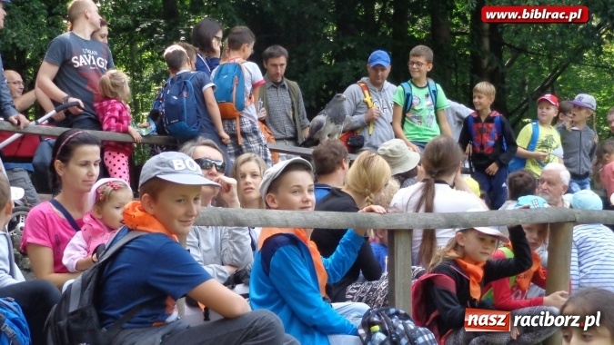 Zdjęcie w galerii na portalu naszraciborz.pl: Uczestnicy Lata z biblioteką na wycieczce w Ustroniu  wiadomości z regionu