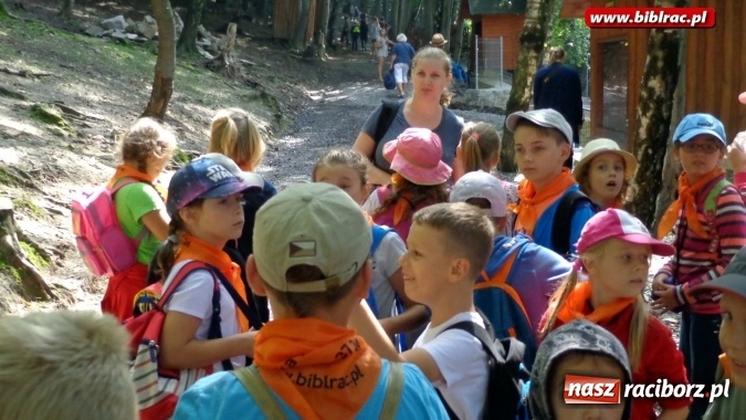Zdjęcie w galerii na portalu naszraciborz.pl: Uczestnicy Lata z biblioteką na wycieczce w Ustroniu  wiadomości z regionu