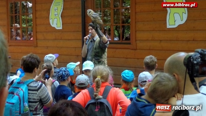 Zdjęcie w galerii na portalu naszraciborz.pl: Uczestnicy Lata z biblioteką na wycieczce w Ustroniu  wiadomości z regionu