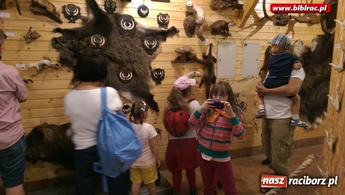 Zdjęcie w galerii na portalu naszraciborz.pl: Uczestnicy Lata z biblioteką na wycieczce w Ustroniu  wiadomości z regionu