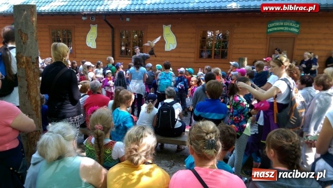 Zdjęcie w galerii na portalu naszraciborz.pl: Uczestnicy Lata z biblioteką na wycieczce w Ustroniu  wiadomości z regionu