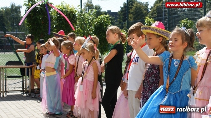 Zdjęcie w galerii na portalu naszraciborz.pl: Lato z biblioteką: Niech żyje bal!  wiadomości z regionu