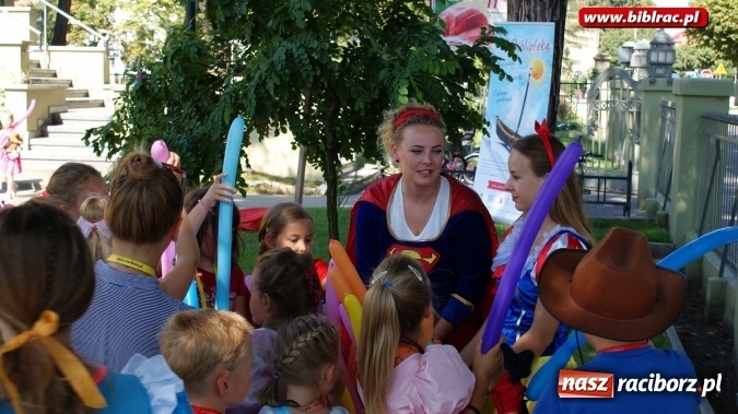 Zdjęcie w galerii na portalu naszraciborz.pl: Lato z biblioteką: Niech żyje bal!  wiadomości z regionu