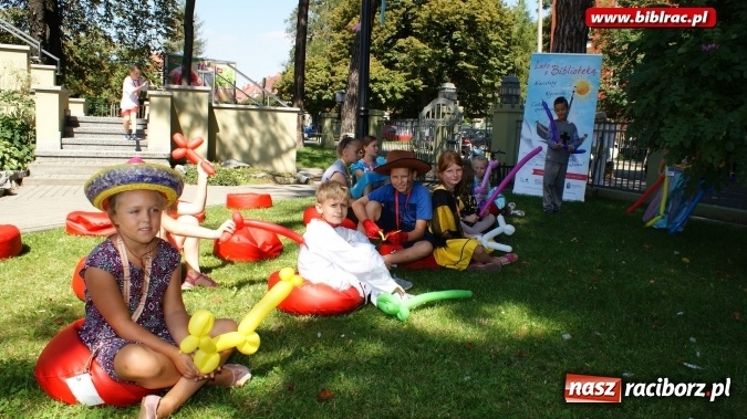 Zdjęcie w galerii na portalu naszraciborz.pl: Lato z biblioteką: Niech żyje bal!  wiadomości z regionu