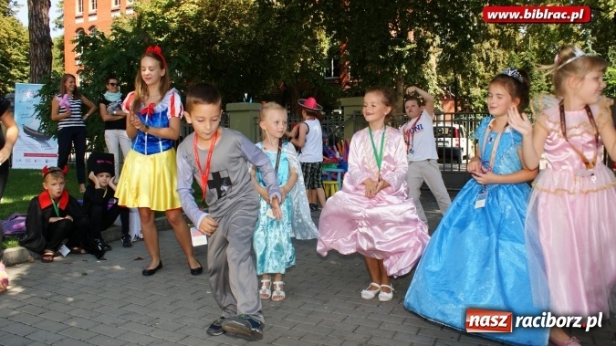 Zdjęcie w galerii na portalu naszraciborz.pl: Lato z biblioteką: Niech żyje bal!  wiadomości z regionu