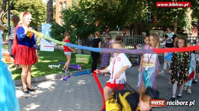 Zdjęcie w galerii na portalu naszraciborz.pl: Lato z biblioteką: Niech żyje bal!  wiadomości z regionu