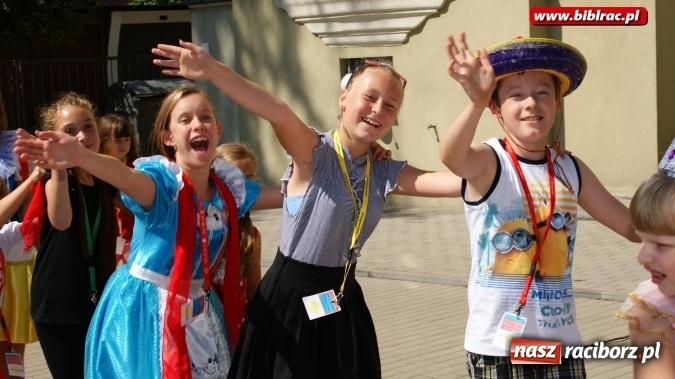 Zdjęcie w galerii na portalu naszraciborz.pl: Lato z biblioteką: Niech żyje bal!  wiadomości z regionu