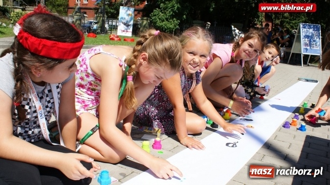 Zdjęcie w galerii na portalu naszraciborz.pl: Lato z biblioteką: Niech żyje bal!  wiadomości z regionu