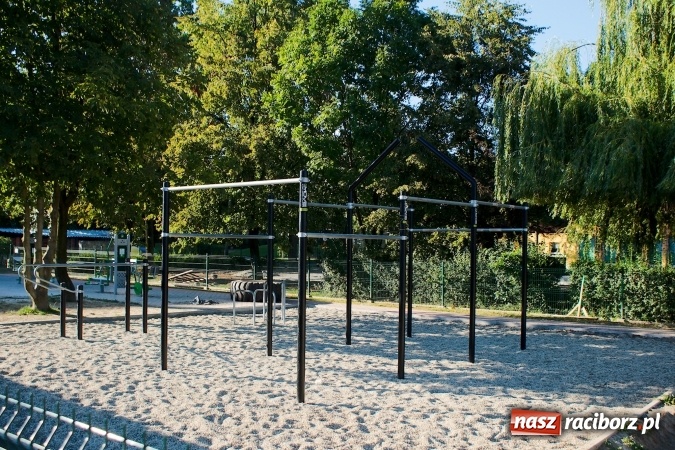 Zdjęcie w galerii na portalu naszraciborz.pl: Powstała pierwsza piramida wspinaczkowa w Raciborzu wiadomości z regionu