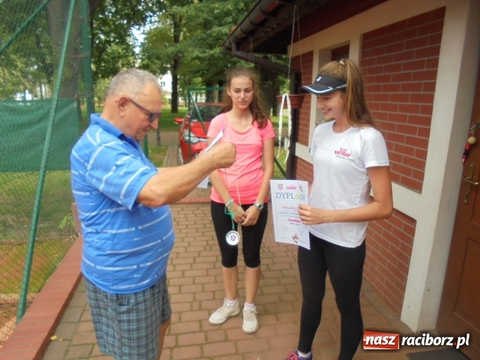 Zdjęcie w galerii na portalu naszraciborz.pl: Turniej tenisowy przy Łąkowej z okazji 36. rocznicy powstania Solidarności wiadomości z regionu