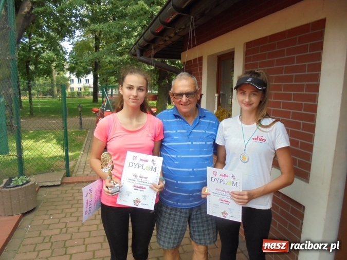 Zdjęcie w galerii na portalu naszraciborz.pl: Turniej tenisowy przy Łąkowej z okazji 36. rocznicy powstania Solidarności wiadomości z regionu