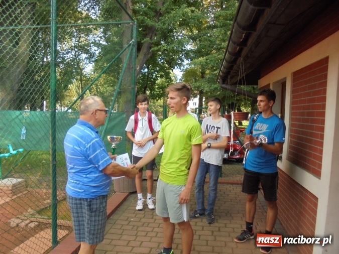 Zdjęcie w galerii na portalu naszraciborz.pl: Turniej tenisowy przy Łąkowej z okazji 36. rocznicy powstania Solidarności wiadomości z regionu