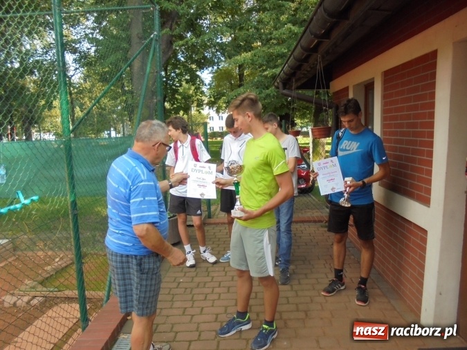 Zdjęcie w galerii na portalu naszraciborz.pl: Turniej tenisowy przy Łąkowej z okazji 36. rocznicy powstania Solidarności wiadomości z regionu