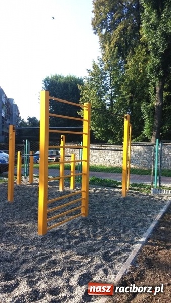 Zdjęcie w galerii na portalu naszraciborz.pl: Flowpark przy Żorskiej czeka na pasjonat&oacute;w Street Workoutu wiadomości z regionu