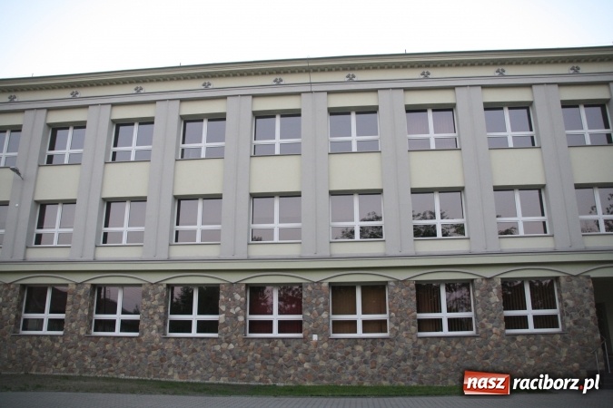 Zdjęcie w galerii na portalu naszraciborz.pl: Termomodernizacja Zespołu Szk&oacute;ł Zawodowych w Radlinie zakończona wiadomości z regionu