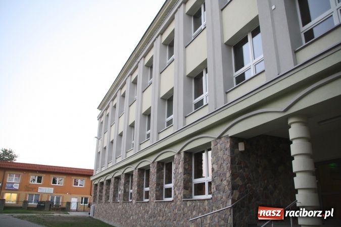 Zdjęcie w galerii na portalu naszraciborz.pl: Termomodernizacja Zespołu Szk&oacute;ł Zawodowych w Radlinie zakończona wiadomości z regionu