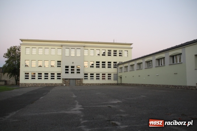 Zdjęcie w galerii na portalu naszraciborz.pl: Termomodernizacja Zespołu Szk&oacute;ł Zawodowych w Radlinie zakończona wiadomości z regionu