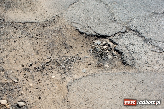 Zdjęcie w galerii na portalu naszraciborz.pl: Przy remoncie Ocickiej ważny jest jeden szczeg&oacute;ł! Chodzi o przebicie do Żerdzin wiadomości z regionu