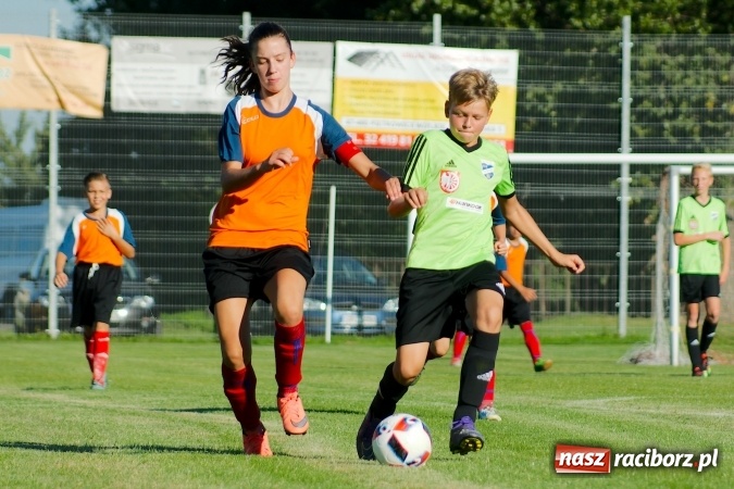 Zdjęcie w galerii na portalu naszraciborz.pl: Mendel goli w Cyprzanowie. Unia Racibórz bezlitosna wiadomości z regionu