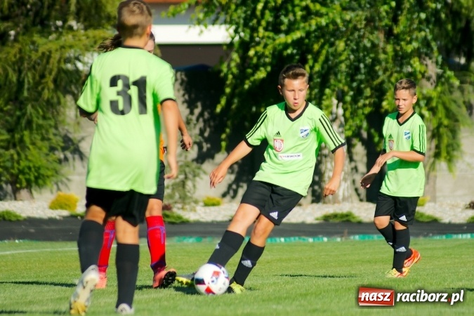 Zdjęcie w galerii na portalu naszraciborz.pl: Mendel goli w Cyprzanowie. Unia Racibórz bezlitosna wiadomości z regionu