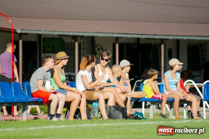 Zdjęcie w galerii na portalu naszraciborz.pl: Mendel goli w Cyprzanowie. Unia Racibórz bezlitosna wiadomości z regionu