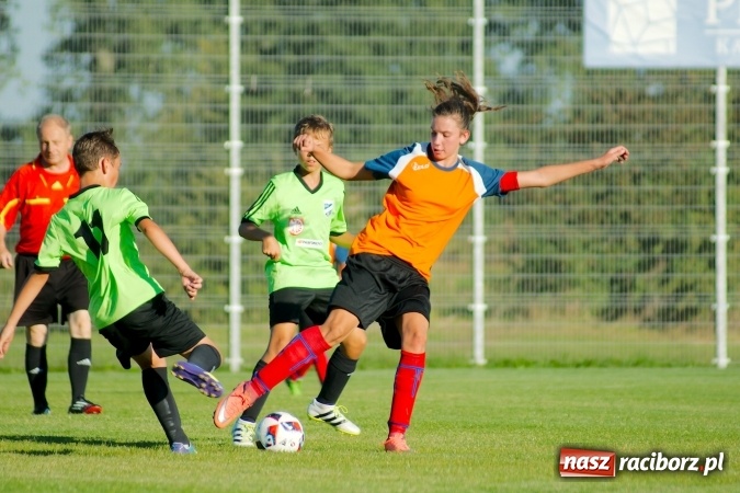 Zdjęcie w galerii na portalu naszraciborz.pl: Mendel goli w Cyprzanowie. Unia Racibórz bezlitosna wiadomości z regionu