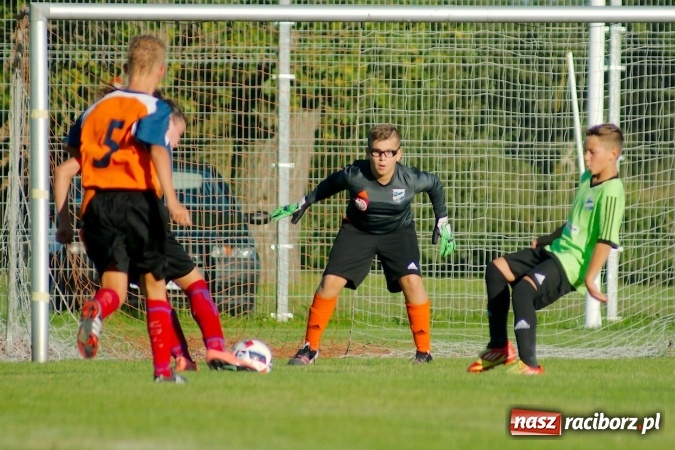 Zdjęcie w galerii na portalu naszraciborz.pl: Mendel goli w Cyprzanowie. Unia Racibórz bezlitosna wiadomości z regionu