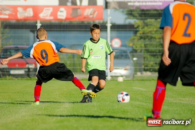Zdjęcie w galerii na portalu naszraciborz.pl: Mendel goli w Cyprzanowie. Unia Racibórz bezlitosna wiadomości z regionu