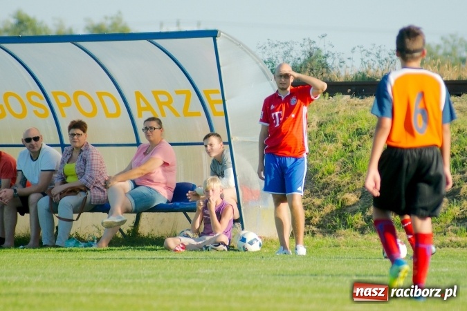 Zdjęcie w galerii na portalu naszraciborz.pl: Mendel goli w Cyprzanowie. Unia Racibórz bezlitosna wiadomości z regionu