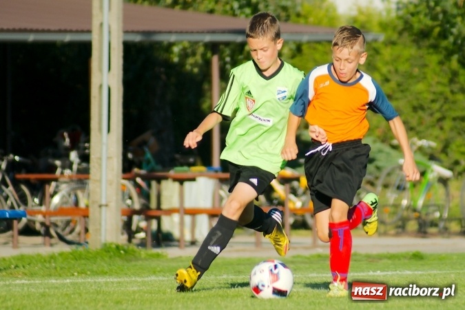 Zdjęcie w galerii na portalu naszraciborz.pl: Mendel goli w Cyprzanowie. Unia Racibórz bezlitosna wiadomości z regionu