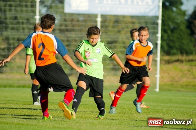 Zdjęcie w galerii na portalu naszraciborz.pl: Mendel goli w Cyprzanowie. Unia Racibórz bezlitosna wiadomości z regionu