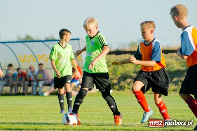 Zdjęcie w galerii na portalu naszraciborz.pl: Mendel goli w Cyprzanowie. Unia Racibórz bezlitosna wiadomości z regionu