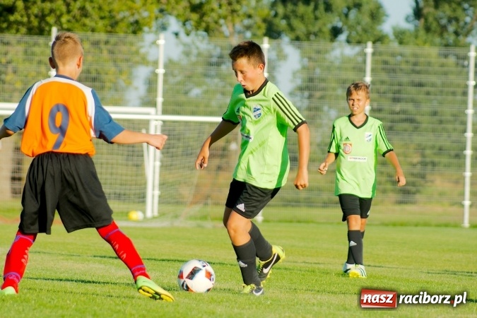 Zdjęcie w galerii na portalu naszraciborz.pl: Mendel goli w Cyprzanowie. Unia Racibórz bezlitosna wiadomości z regionu