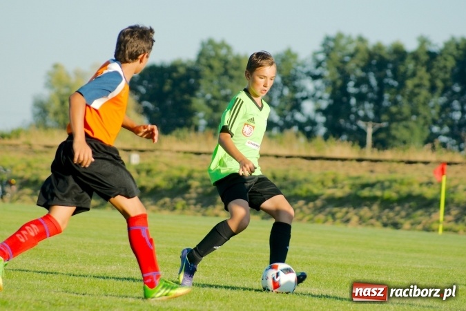 Zdjęcie w galerii na portalu naszraciborz.pl: Mendel goli w Cyprzanowie. Unia Racibórz bezlitosna wiadomości z regionu