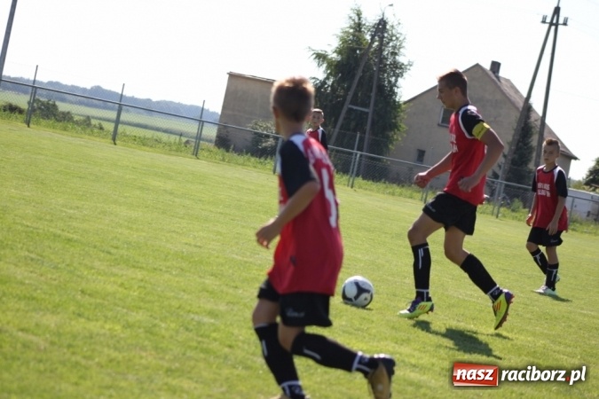 Zdjęcie w galerii na portalu naszraciborz.pl: Trampkarze KS Naprzód Borucin pokonali LKS Zameczek Czernicę  wiadomości z regionu