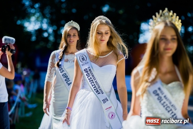 Zdjęcie w galerii na portalu naszraciborz.pl: Plejada znanych artystów w Zakrzowie na XIX Jeździeckich Mistrzostwach Gwiazd - Art Cup wiadomości z regionu