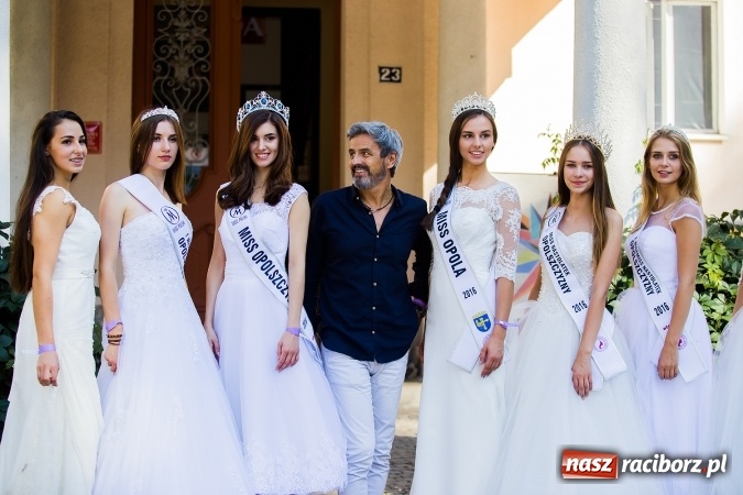 Zdjęcie w galerii na portalu naszraciborz.pl: Plejada znanych artystów w Zakrzowie na XIX Jeździeckich Mistrzostwach Gwiazd - Art Cup wiadomości z regionu