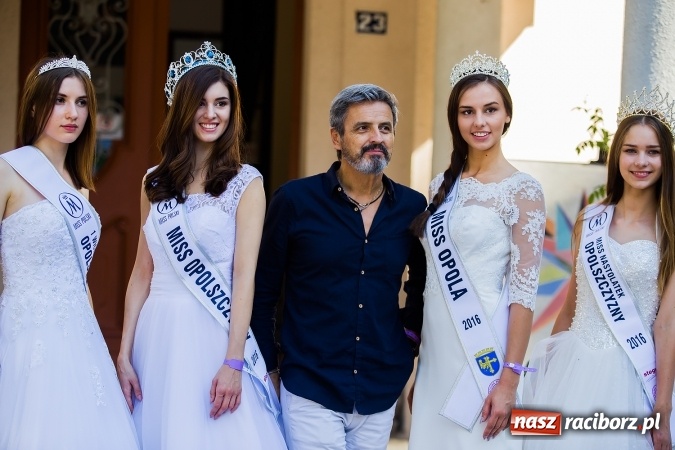 Zdjęcie w galerii na portalu naszraciborz.pl: Plejada znanych artystów w Zakrzowie na XIX Jeździeckich Mistrzostwach Gwiazd - Art Cup wiadomości z regionu